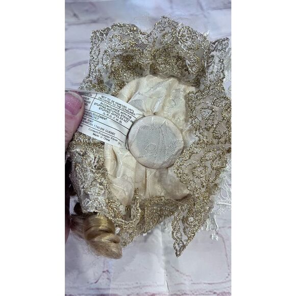 DANDEE PORCELAIN VICTORIAN DOLL HEAD ORNAMENT - Picture 6 of 6